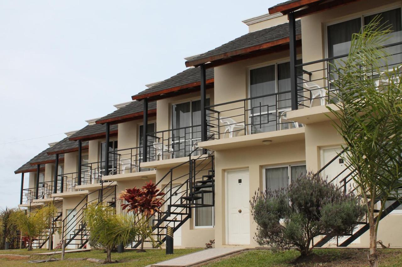 Brisas Del Lago Apartamentos Colon  Bagian luar foto
