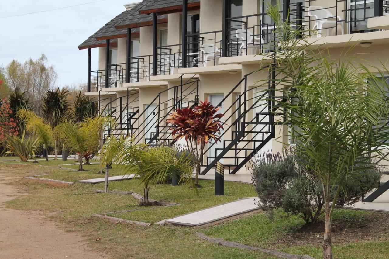 Brisas Del Lago Apartamentos Colon  Bagian luar foto