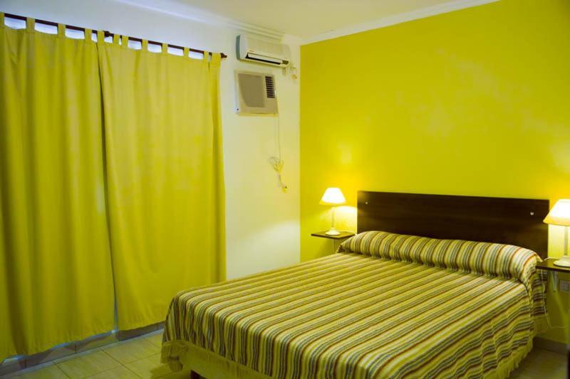 Brisas Del Lago Apartamentos Colon  Bagian luar foto